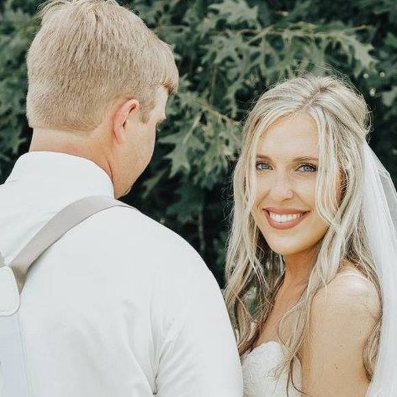 Meet your Posher, Lindsey - Picture 1 of 1